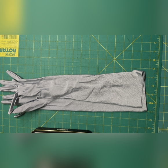 Opera length gloves, available separately or as a set - Picture 2 of 4